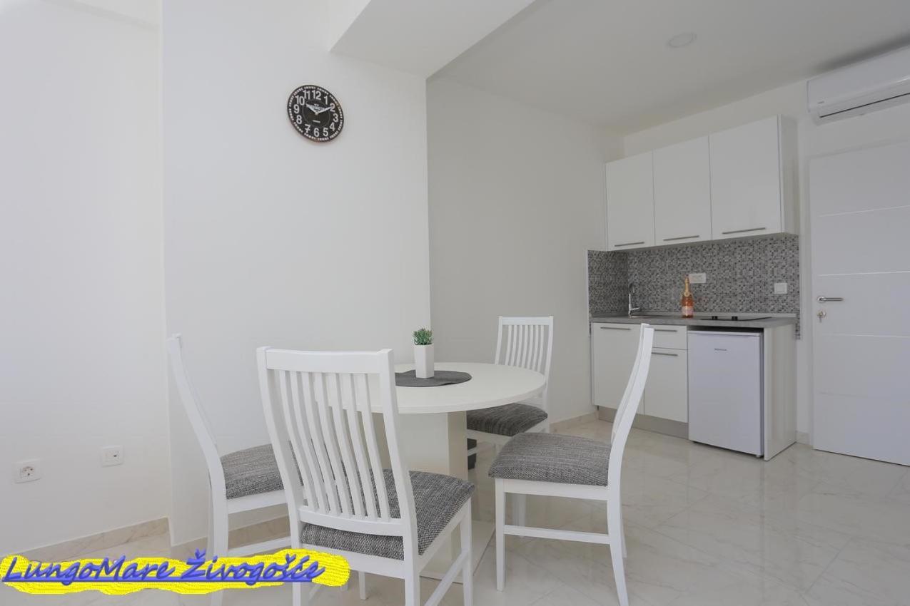 Apartmants Villa Lungo Mare Živogošće エクステリア 写真