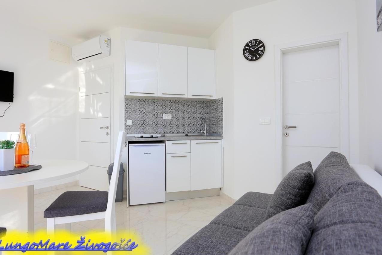 Apartmants Villa Lungo Mare Živogošće エクステリア 写真